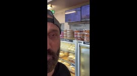 Magpie serenade: impromptu duet in Queensland store