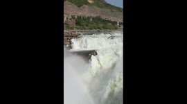 Hukou Waterfall meets