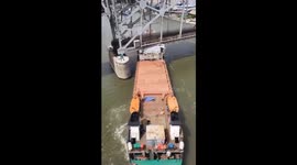 Bulk carrier Zelenga collides with railway drawbridge in Rostov-on-Don due to steering failure