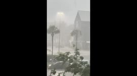 Severe thunderstorm hits Houston: 76 mph winds batter Uptown