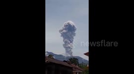 Mount Marapi erupts, sending tower of ash 2,000m high