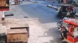 Hero bus driver foils robbers' attempt to flee with snatched gold earring