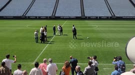The President of Brazil pays a visit to the lawn of the Neo Quimica Arena 2