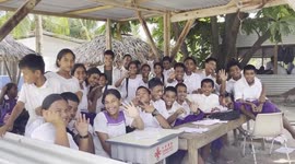 Chinese medical team provides free medical service for school in Kiribati