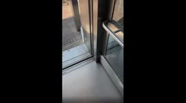 World's shortest elevator ride baffles tourist in Germany