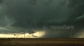 Timelapse shows tornado-warned thunderstorm in Colorado