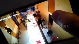 Armed man arrested after robbing gold store in southern China