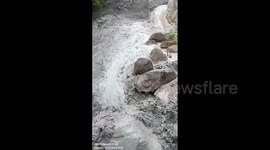 Philippines: Kanlaon Volcano Eruption – Lahar Roars Through River In Canlaon City 2