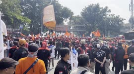Indonesia: Labour activists protest outside State Palace in Jakarta