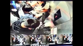 Elevator plunges with doors open, trapping passengers due to malfunction in eastern china