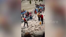 White water rafting guides whack tourists with oars in fight over prices in India