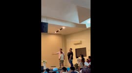 Graduate's heartfelt sign language tribute to parents leaves father stunned