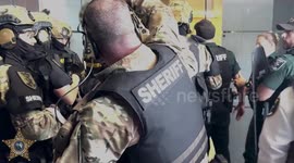 USA: Lee County Sniper Shot Kills Bank Robbery Suspect Between Two Hostages