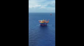 China's self-developed cylindrical floating oil production facility installed at sea