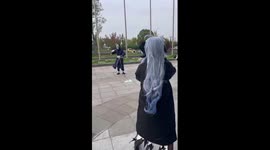 Cosplayer wows crowd with ninja fireball performance in China