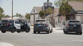 USA: Assault Suspect Barricades Inside Funeral Home in Lancaster