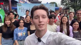 Foreign students in China's Guangxi enjoy vibe of Dragon Boat Festival