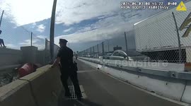 USA: Officers Heroically Rescue Distraught Man from Washington Bridge