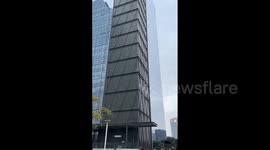 Argentina: Polish daredevil climbs high-rise building in Buenos Aires