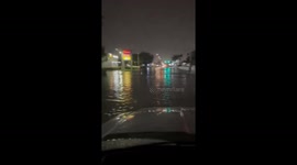 South Florida swamped by flash floods - Drivers crawl through flooded streets
