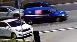 Car overturned by powerful water stream in Samara intersection