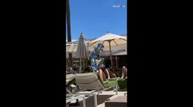 Splash of sun: Poolside turns into a disco stage under the summer sun