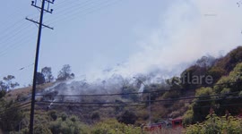 USA: Hollywood Cahuenga Brush Fire