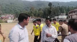 Tragic car accident in northern India: 3 injured rescued from 200-meter deep ditch