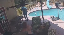 Amazon Delivery Driver Beats The Heat