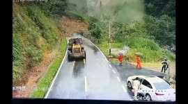 Terrified residents flee as mountainside collapses in southern China