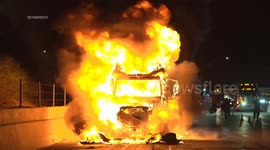 USA: Big Rig Fire Shuts Down 5 Freeway Truck Route