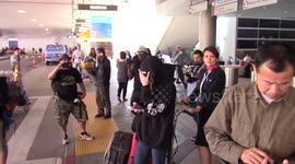 Lily-Rose Depp, daughter of famous actor Johnny Depp and French singer Vanessa Paradis, arrives at LAX and is hounded by photographers.
