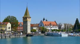 Lindau am Bodensee mit dem schönen Hafen und Stadtpark