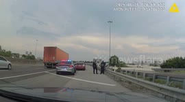 USA: Minivan Smashes into Parked Police Cruiser on I-40