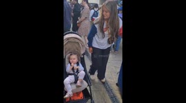 Heartwarming reunion: mother and daughter delighted in London