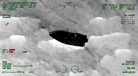 USA: Marine and aviation unit rescue stranded boater