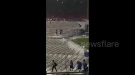 US: Lana Del Rey’s Boston Concert Delayed Amid Thunderstorm Warning