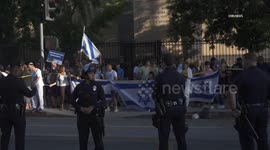 USA: Valley Village Pro Palestine and Pro Israel Protest Outside Synagogue