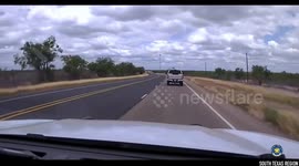US Police Mount Horses in Chase of Mexican Illegal Immigrants