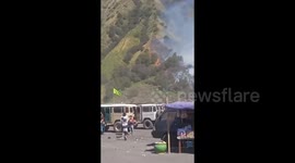 Indonesia: Devastating fire broke out on the Mount Bromo volcano in Indonesia