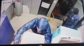 ATM Robbery Caught on Camera in Beed: Thieves Tie ATM Machine Using Ropes, Drag It by Car in Dharur