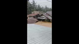 Video of Flash Floods Dragging Two Residents' Houses in Donggala, Indonesia