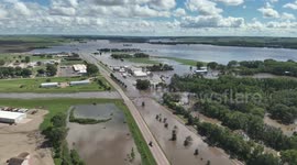 USA: Levee Break Sparks Frantic Evacuation Amid Flash Flooding