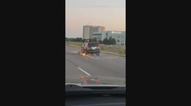 Car Drives on Highway With Missing Tire