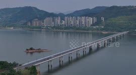China: Thousand Island Lake Bridge in Hangzhou