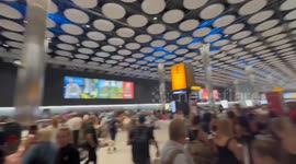 UK: Chaos Erupts At Heathrow Airport As Technical Issue Causes Baggage Delays