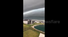 US: Shelf Cloud Rolls Through Northern Ohio Amid Storms 2