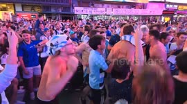USA: Thousands of Argentines gathered in Times Square to cheer on the national team and salute Messi on his birthday