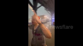 US: Mets-Yankees Game Delayed By Inclement Weather In NYC 5