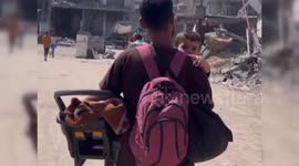 Gaza: Gazan Families Flee Shujaiya Neighborhood Amid Intense Israeli Bombardment